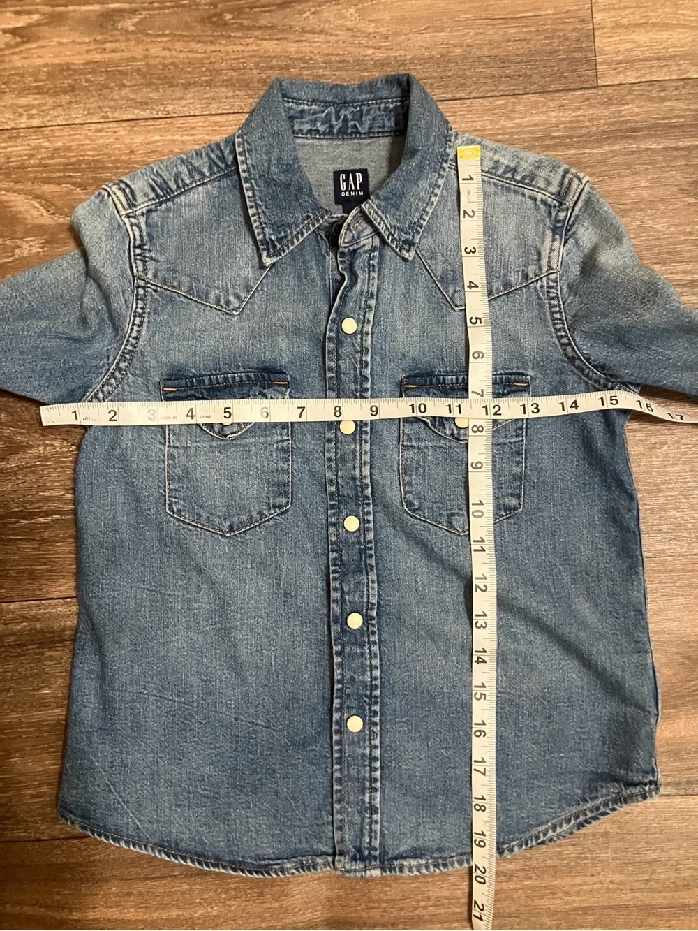 GAP Kids Washed Blue Denim Button-Down Shirt M Pearl type snap